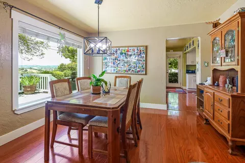 Dining - 457 Russell Rd, San Andreas, CA 95249 photo 2 of 4
