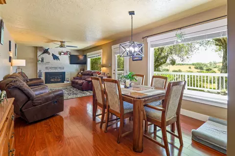 Dining - 457 Russell Rd, San Andreas, CA 95249 photo 1 of 4