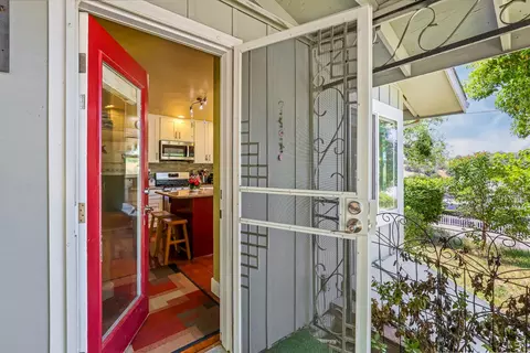 Entry Way - 457 Russell Rd, San Andreas, CA 95249 photo 1 of 2