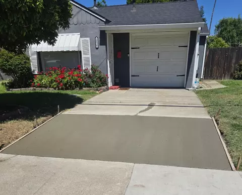 2116 Mission Rd, Stockton, CA 95204