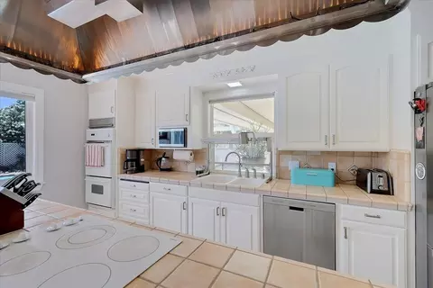 Kitchen - 9150 Larkin, Live Oak, CA 95953 photo 9 of 11
