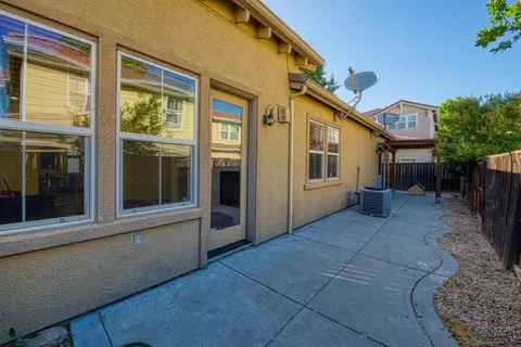9337 Vintner Cir, Patterson, CA 95363 photo 3