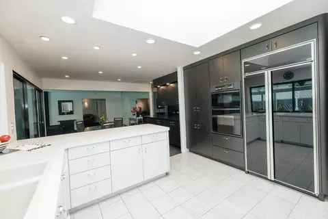 Kitchen - 501 Hamden Ln, Modesto, CA 95350 photo 9 of 10