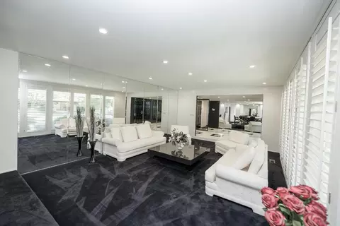 Living - 501 Hamden Ln, Modesto, CA 95350 photo 4 of 11
