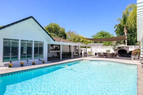 Exterior - 501 Hamden Ln, Modesto, CA 95350 photo 11 of 26
