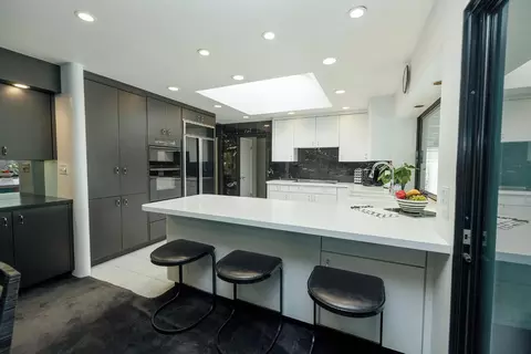 Kitchen - 501 Hamden Ln, Modesto, CA 95350 photo 3 of 10