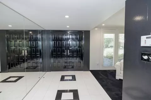 Entry Way - 501 Hamden Ln, Modesto, CA 95350 photo 1 of 3