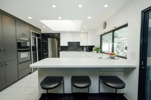 Kitchen - 501 Hamden Ln, Modesto, CA 95350 photo 4 of 10