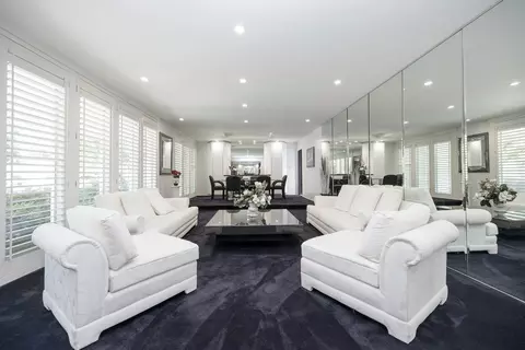 Living - 501 Hamden Ln, Modesto, CA 95350 photo 2 of 11