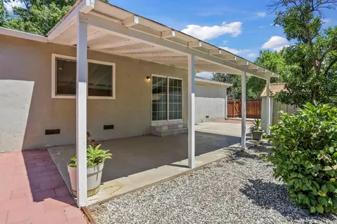 2052 Peach Dr, Modesto, CA 95350 photo 32
