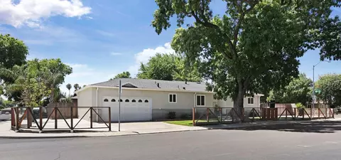 2052 Peach Dr, Modesto, CA 95350 photo 5