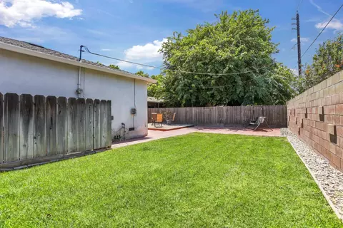 2052 Peach Dr, Modesto, CA 95350 photo 35