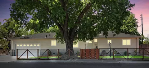 2052 Peach Dr, Modesto, CA 95350 photo 4