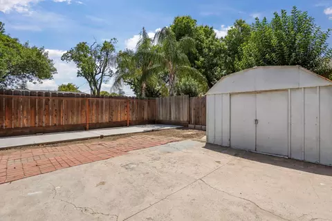 2052 Peach Dr, Modesto, CA 95350 photo 30