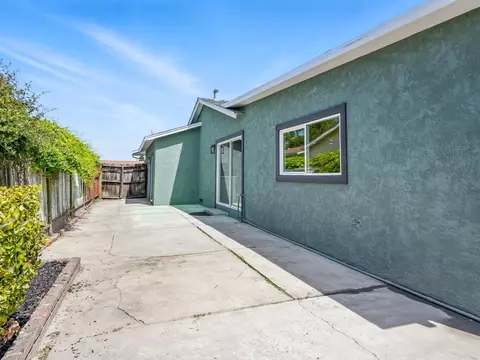 Exterior - 1170 Aster Ln, Livermore, CA 94551 photo 4 of 5