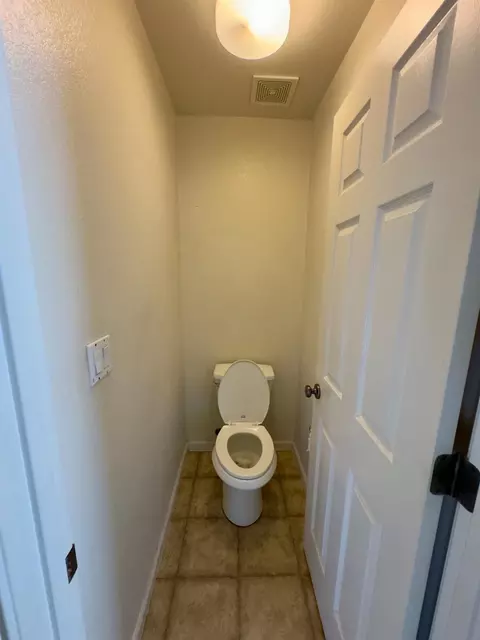Bath - 1844 Quiet Brook Ct, Manteca, CA 95337 photo 4 of 4