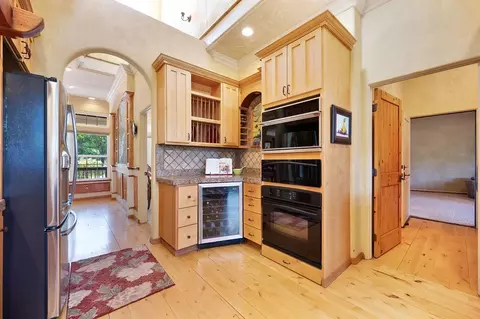Kitchen - 9344 Cherry Ave, Orangevale, CA 95662 photo 9 of 9