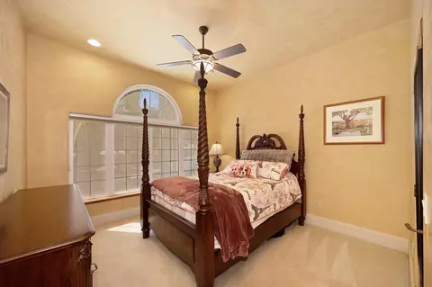Bedroom - 9344 Cherry Ave, Orangevale, CA 95662 photo 3 of 4