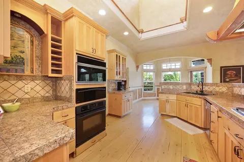 Kitchen - 9344 Cherry Ave, Orangevale, CA 95662 photo 5 of 9