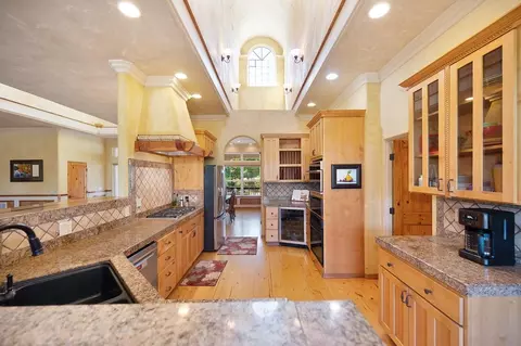 Kitchen - 9344 Cherry Ave, Orangevale, CA 95662 photo 2 of 9