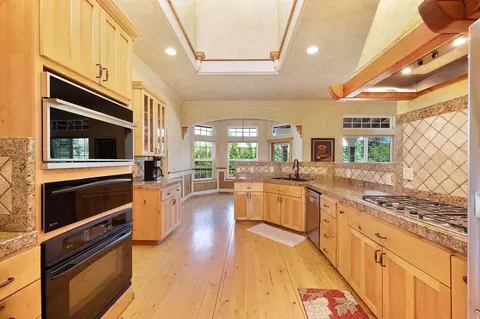 Kitchen - 9344 Cherry Ave, Orangevale, CA 95662 photo 6 of 9