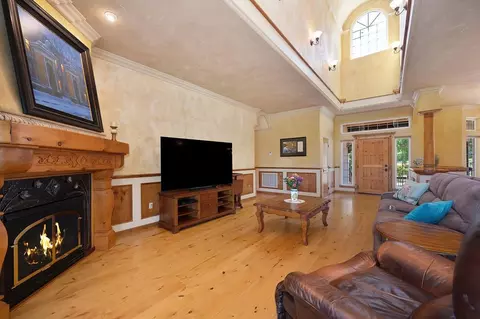 Living - 9344 Cherry Ave, Orangevale, CA 95662 photo 1 of 4