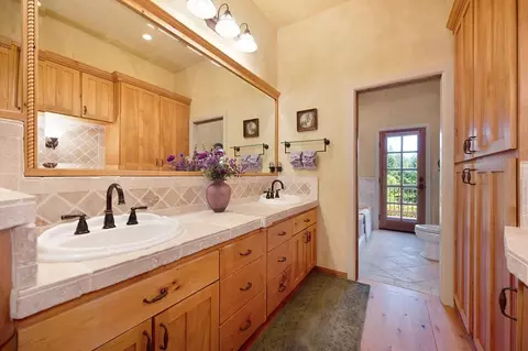 Bath - 9344 Cherry Ave, Orangevale, CA 95662 photo 6 of 6
