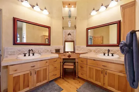 Bath - 9344 Cherry Ave, Orangevale, CA 95662 photo 2 of 6
