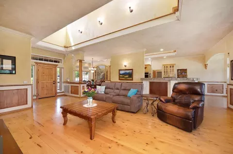 Living - 9344 Cherry Ave, Orangevale, CA 95662 photo 2 of 4