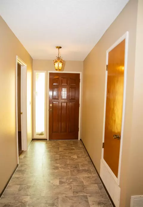 Entry Way - 3400 Vanderbilt Ave, Turlock, CA 95382 photo 1 of 2