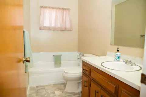 Bath - 3400 Vanderbilt Ave, Turlock, CA 95382 photo 1 of 2