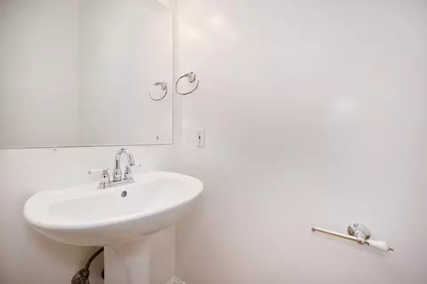 Bath - 820 A St, Davis, CA 95616 photo 2 of 6