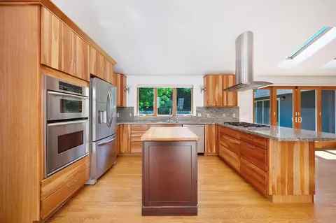 Kitchen - 820 A St, Davis, CA 95616 photo 4 of 6
