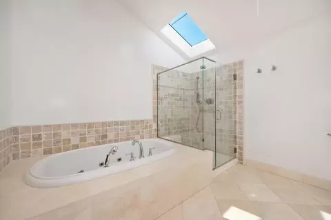Bath - 820 A St, Davis, CA 95616 photo 6 of 6