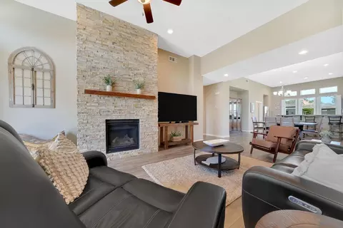 Living - 2058 Thomas Dr, Jackson, CA 95642 photo 2 of 3