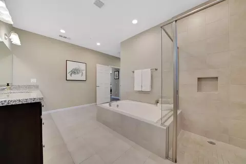 Bath - 2058 Thomas Dr, Jackson, CA 95642 photo 2 of 5