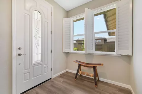 Entry Way - 2058 Thomas Dr, Jackson, CA 95642 photo 2 of 7