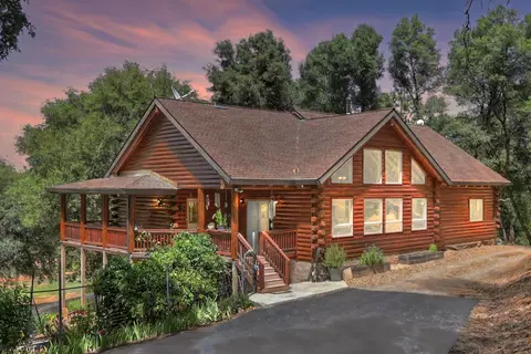 3059 Squirrel Holw, Somerset, CA 95684