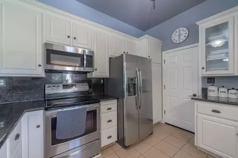 Kitchen - 1502 Paymaster Ct, Cool, CA 95614 photo 3 of 6