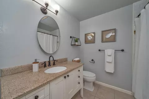 Bath - 1502 Paymaster Ct, Cool, CA 95614 photo 3 of 4
