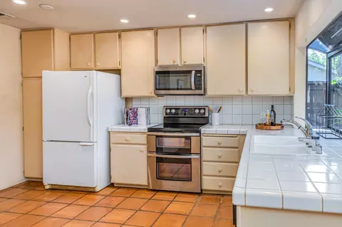 Kitchen - 715 E Ranch Rd, Sacramento, CA 95825 photo 3 of 3