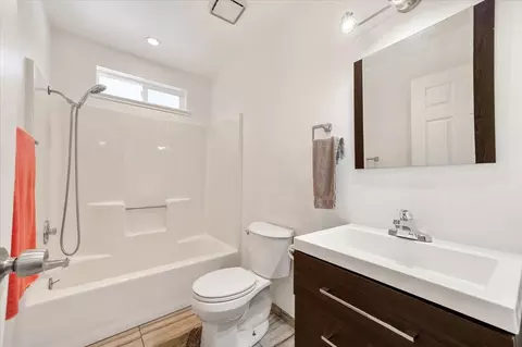 Bath - 15745 Brewer Rd, Grass Valley, CA 95949 photo 3 of 3