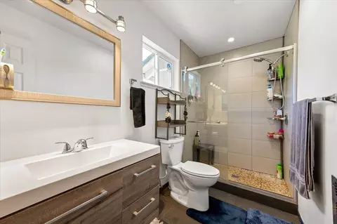 Bath - 15745 Brewer Rd, Grass Valley, CA 95949 photo 1 of 3