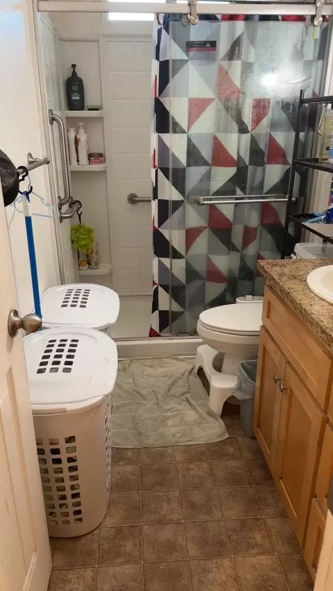 Bath - 4317 E 4th St, Stockton, CA 95215 photo 2 of 2