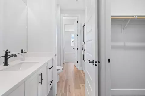 Entry Way - 903 River Bend Dr, Lathrop, CA 95330 photo 12 of 14