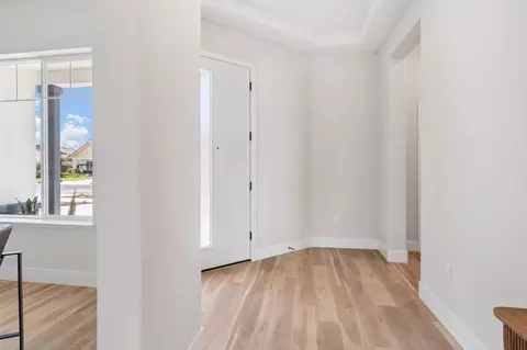 Entry Way - 903 River Bend Dr, Lathrop, CA 95330 photo 2 of 14