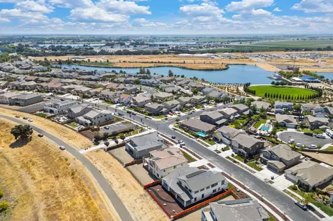 View/Area - 903 River Bend Dr, Lathrop, CA 95330 photo 9 of 10