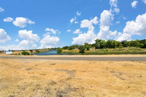 View/Area - 903 River Bend Dr, Lathrop, CA 95330 photo 2 of 10