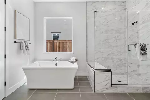 Bath - 903 River Bend Dr, Lathrop, CA 95330 photo 6 of 9