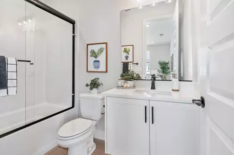 Bath - 903 River Bend Dr, Lathrop, CA 95330 photo 9 of 9